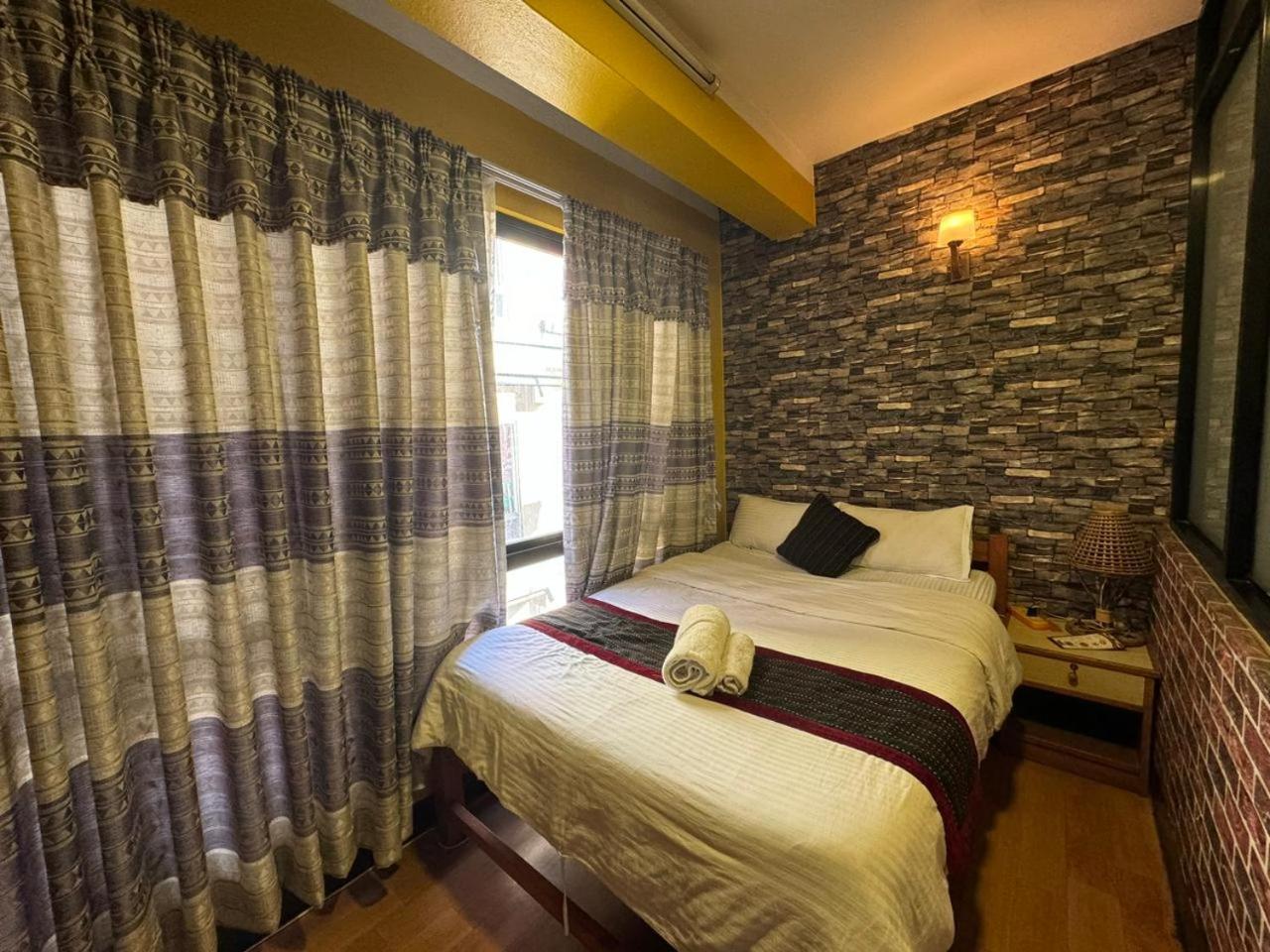 Looniva Guest House 랄릿푸르 객실 사진