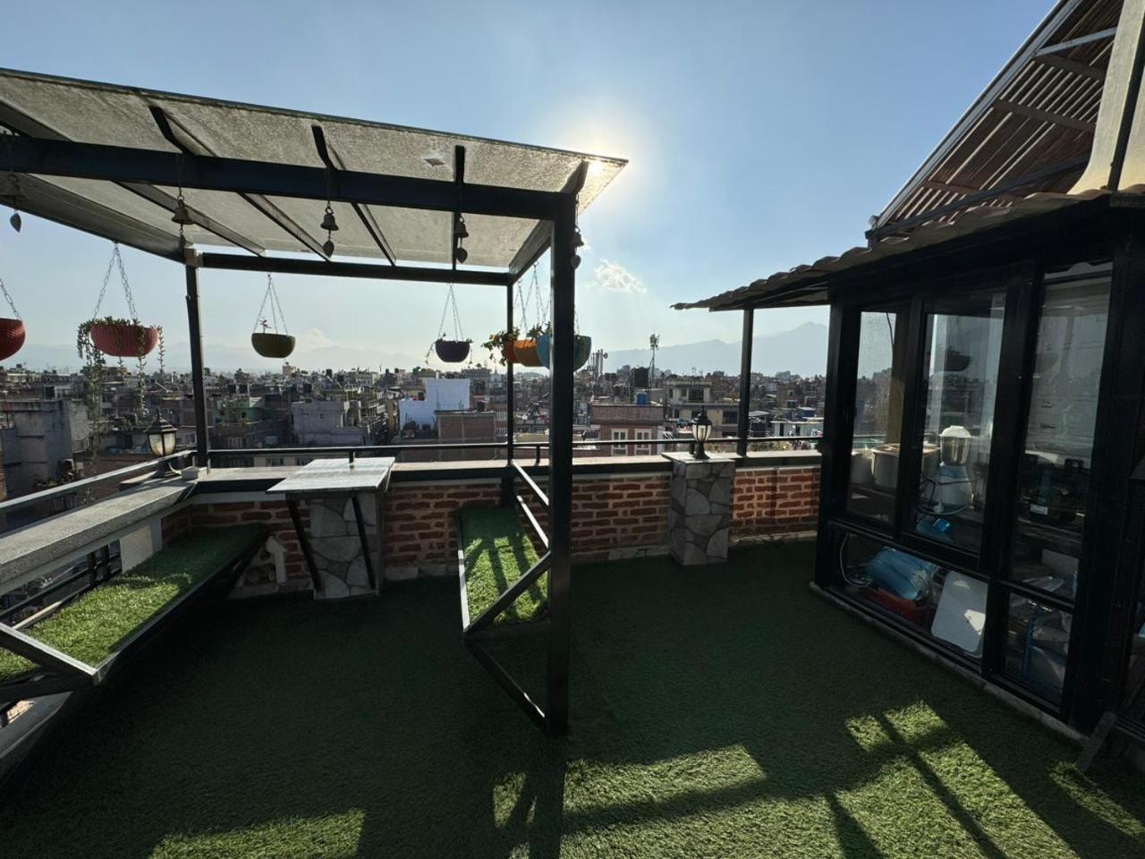 Looniva Guest House 랄릿푸르 객실 사진